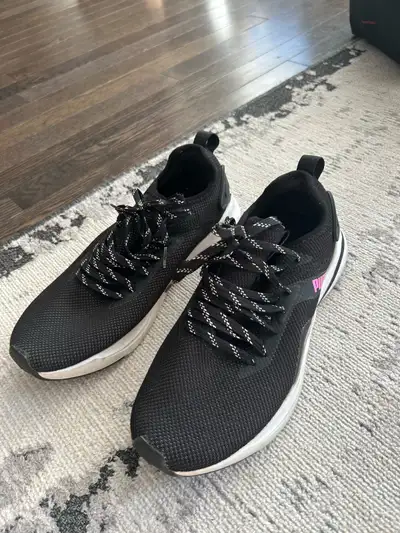 Women’s Puma Walking Shoes size 9, View more