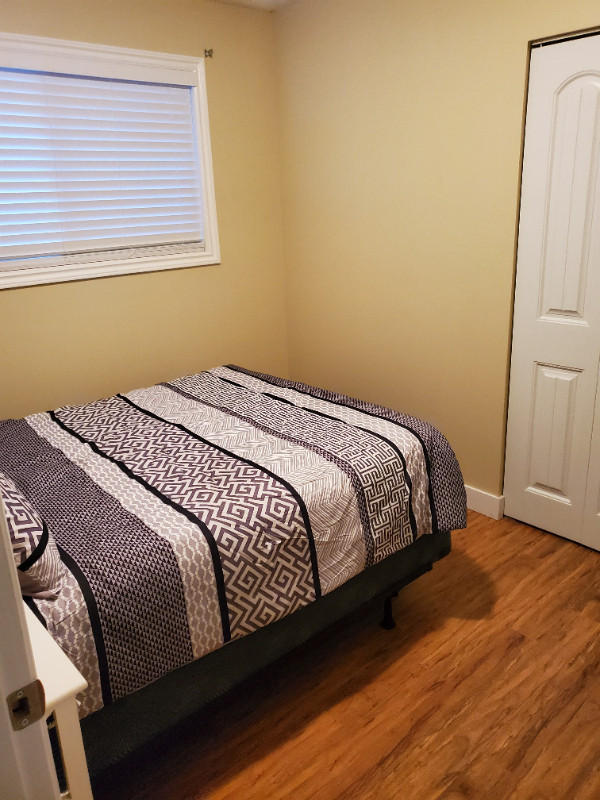 Rooms for rent in Room Rentals & Roommates in Kelowna