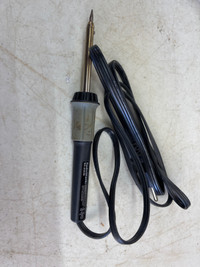 ELECTRONICS SIZE SOLDERING IRON BY REALISTIC #V1348