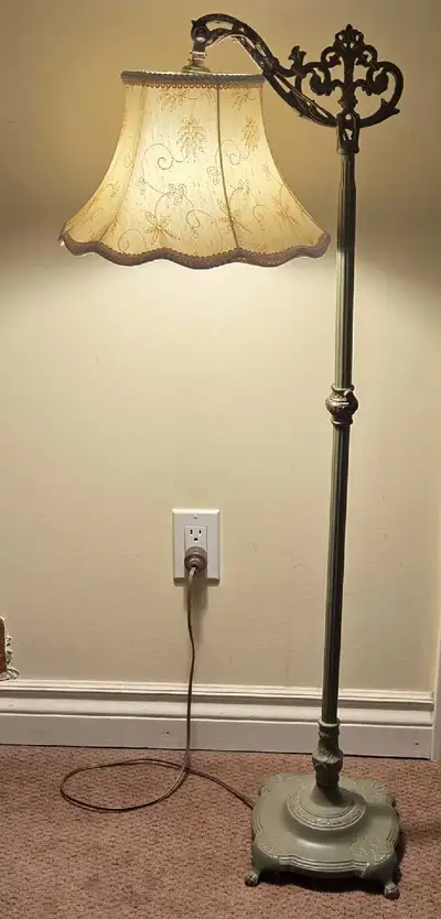 VTG AMERICAN ART DECO WROUGHT IRON CLASSIC FLOOR LAMP WIT, View more