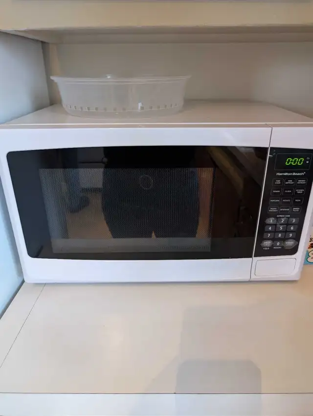 microwave oven410021235272591360