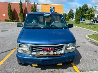 1997 GMC SAFARI AWD à Vendre tel quel, très bon état Mecanic pour son âge, rien a faire dessus. Mote...