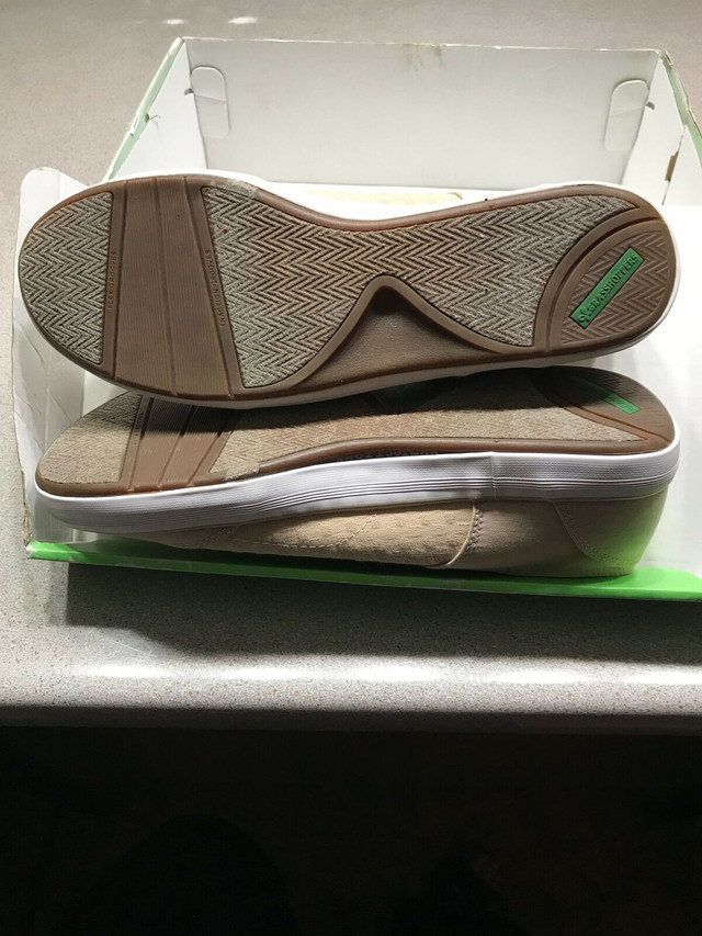 New in Box Women’s “ Grasshoppers” Sand Shoe/Sneaker-Size9 in Women's - Shoes in Bedford - Image 2