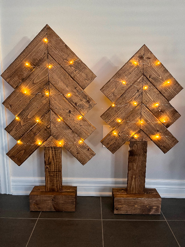 Decorative wooden Christmas trees with lights, set of 2 in Holiday, Event & Seasonal in London - Image 4