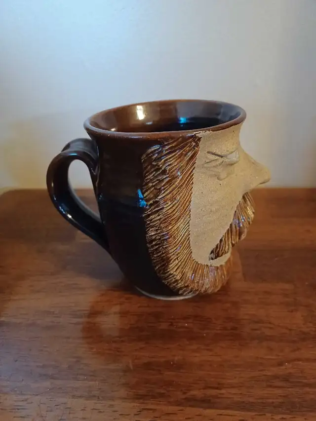 Leishman Art Pottery Face Mug Bearded Man Vintage 1981 Canadian in Arts & Collectibles in Kawartha Lakes - Image 5