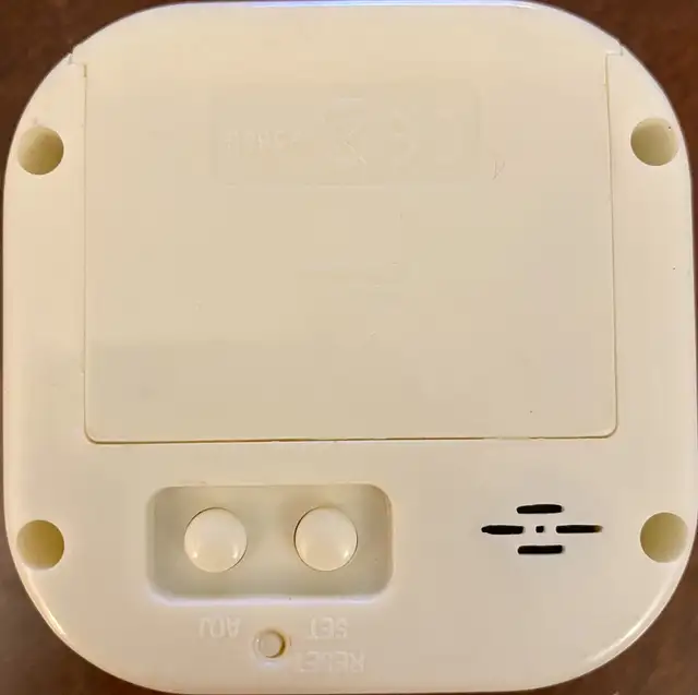 Digital 4-side Rotation alarm clock thermometer desk table clock in Home Décor & Accents in City of Toronto - Image 4