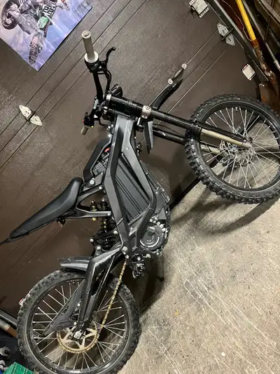 Selling a 2022 Surron Lbx with low km. Great bike fast and light great on battery can go up to 72km...