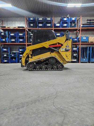 Cat 257D 2080 hrs Cab,heat,ac,air ride seat Electric quick attach 2 speed Highflow Tinted windows Ve...
