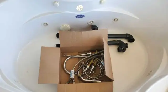 Two person whirlpool tub in Free Stuff in Muskoka - Image 4