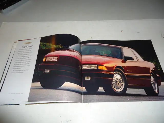 1993 BUICK DELUXE DEALER SALES BROCHURE. ALL MODELS in Arts & Collectibles in Barrie - Image 8