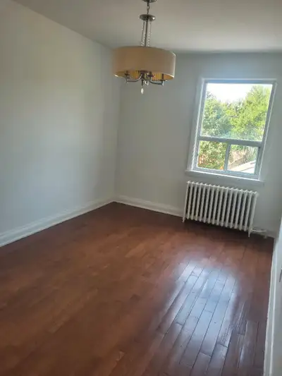 1+1 apartment for rent at 500 caledonia rd at York m6e4v2 close to ,school, shopping,bank ,ttc,park....