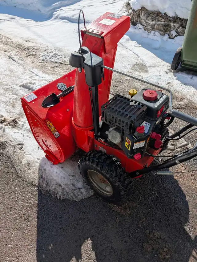 Souffleuse ariens deluxe 24 (2019) in Snowblowers in Lévis - Image 4