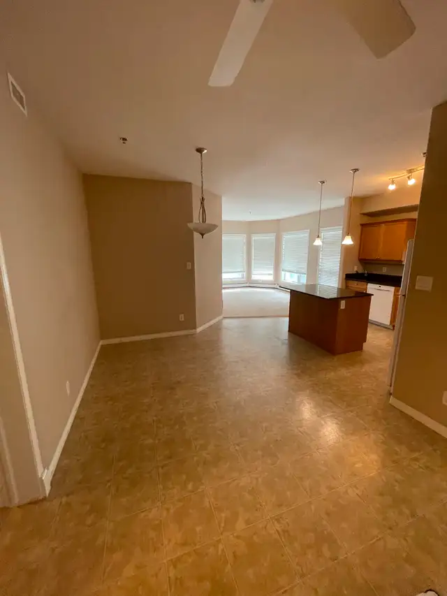 South Nutana Apartment for Rent (2 bed 2 bath + a den)63782602101123120