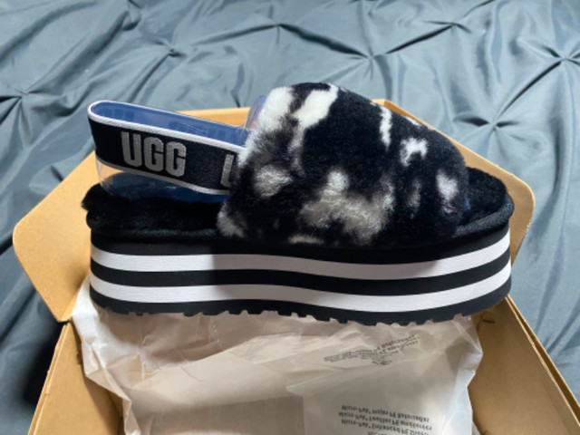 Brand New UGG Disco Marble Slide Sandals black & white in Women's - Shoes in Barrie - Image 2