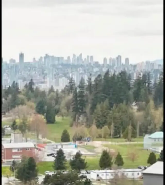 3 BEDROOM + 1 BATHROOM - SURREY CENTRAL AREA - AVAILABLE NOW