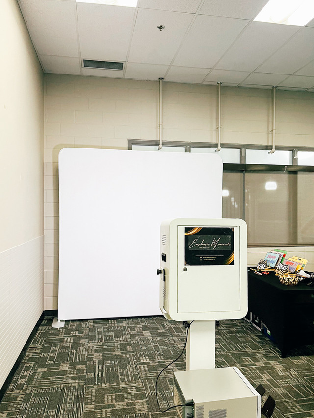 Photo Booth Rental in Photography & Video in Calgary