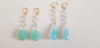 Earrings with natural faceted agate