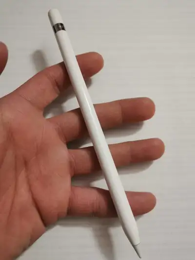 Apple pencil 1st gen in great condition with great battery , View more