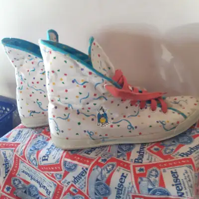 BUDWEISER ITEM M149 SPUDS MACKENZIE SNEAKERS SIZE 9M VERY RARE, View more