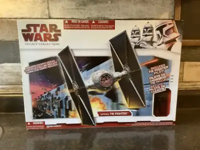 2009. Still factory sealed. Realistic cockpit design. Ejecting wing panels. Opening cockpit. Removab...