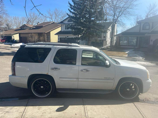 Yukon Denali with new engine and 24” rims! in Cars & Trucks in Calgary - Image 2