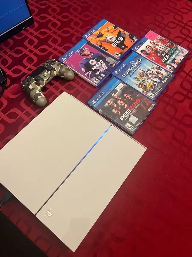 play station 4 in Sony Playstation 4 in Laval / North Shore - Image 4