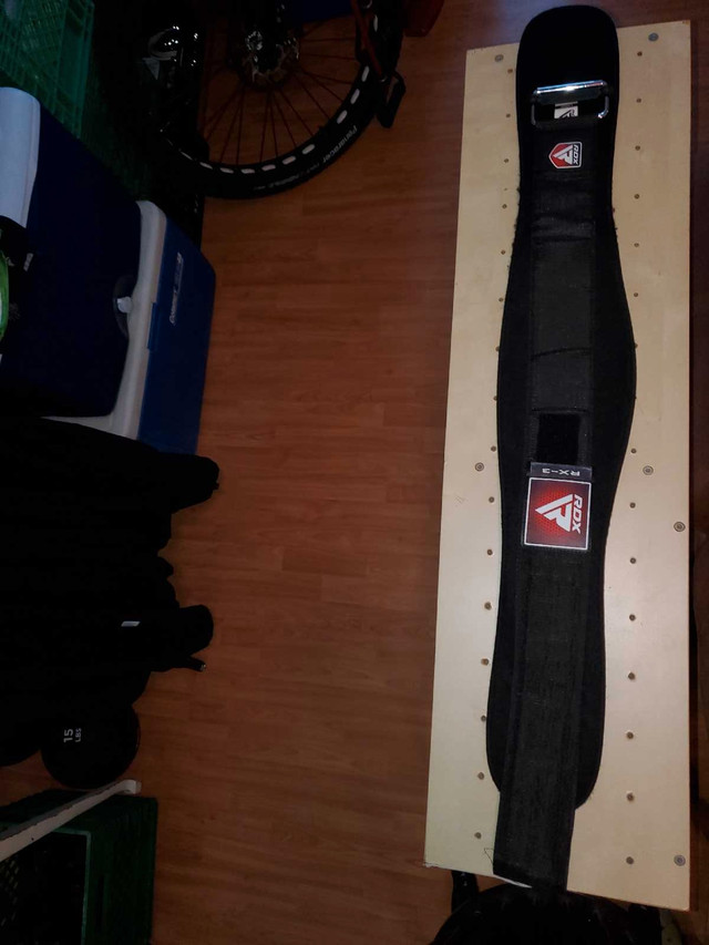 Reebok RDX RX-3 Weightlifting Belt - $25 !! in Exercise Equipment in City of Halifax