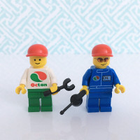 LEGO Minifigures Octan and Oil Mechanic Town Gas Station