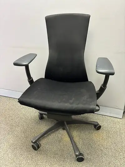 Herman Miller Embody® Chair - Graphite Condition: Good Small blemish on the armpad Quantity : 1 In S...