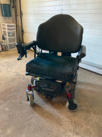 Quickie Xperience2 adult mid-wheel drive wheelchair