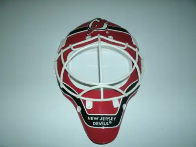 Ceramic New Jersey Devils goalie mask wall decor, View more