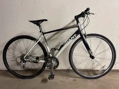 Giant Rapid Hybrid Aluminum Shimano 24speed Medium 5.5-5.11 Tune, View more
