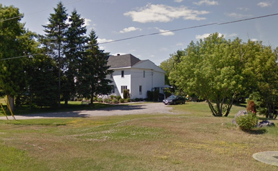 Main level 2-bedroom apartment available on the edge of Sturgeon Falls and within 5 minutes from the...