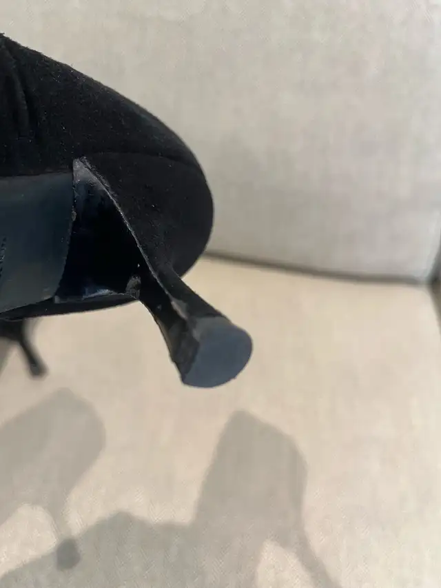 Prada Women’s Dress Shoes in Women's - Shoes in Oakville / Halton Region - Image 8