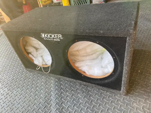 10” Kicker subwoofer box  in Speakers in Medicine Hat - Image 3