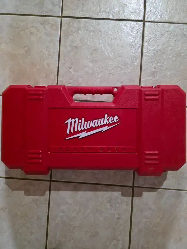 Milwaukee Orbital Super Sawzall 13.0 AMP Corded in Power Tools in Oakville / Halton Region - Image 2