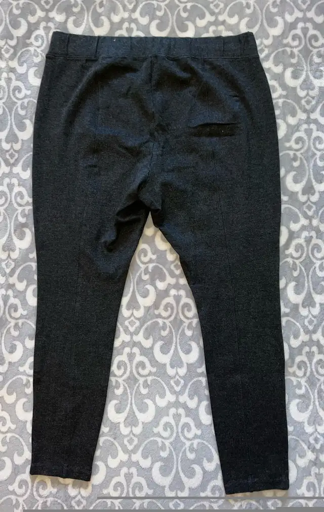 Old Navy Women’s Extra High-Waisted Stevie Skinny Ankle Pants  in Women's - Bottoms in Oshawa / Durham Region - Image 10