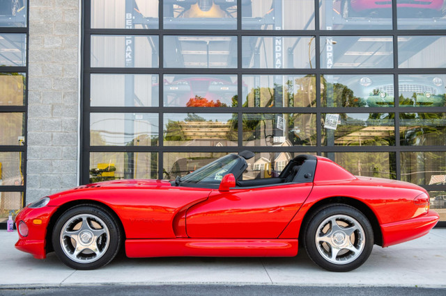 SELL/TRADE 1998 DODGE VIPER RT-10 CONVERTIBLE. in Classic Cars in City of Toronto - Image 4