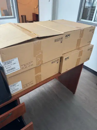 New in Box - SMT1500RM2UC Server Rack APC, View more