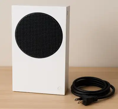 Xbox séries S avec câble d’alimentation seulement . Parfaite états