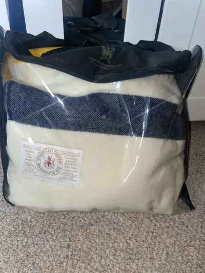 Authentic Hudson’s Bay 8-Point Blanket in King size made from 100% wool made from England, showcasin...