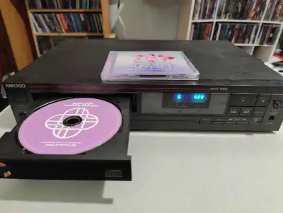 Classic 1980s Nikko NCD‑650 single‑disc CD player. Fully motorized tray (belt‑less, reliable mechani...