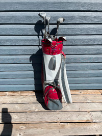 Women’s golf clubs and bag