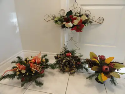 CHRISTMAS DECOR CENTERPIECES ARTIFICIAL ARRANGEMENTS- ASSORTMENT, View more