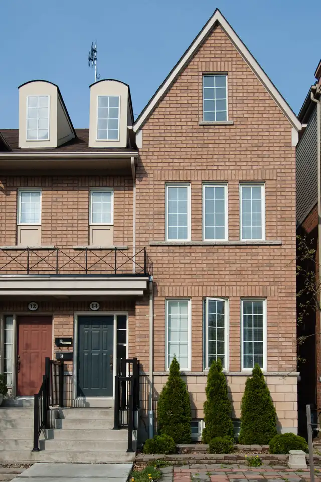 YORK UNIVERSITY VILLAGE - 2 rooms *Female students only* in Room Rentals & Roommates in City of Toronto - Image 2