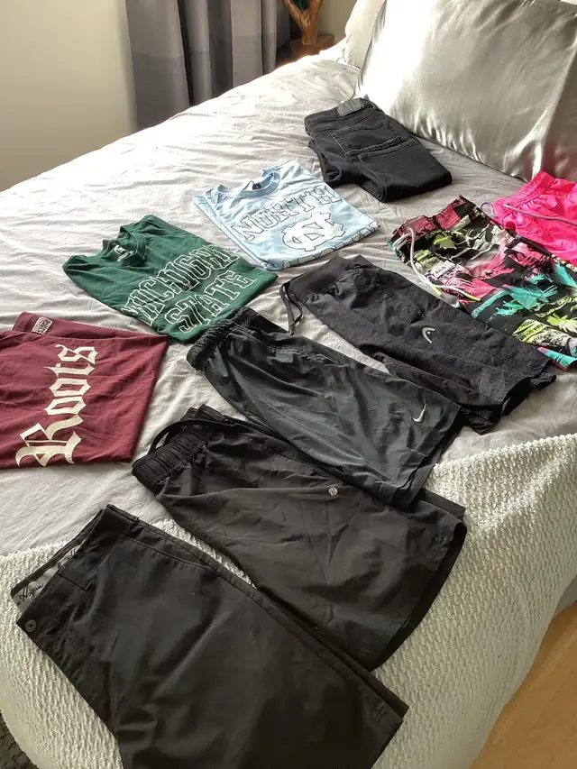 Selling a job lot of teen clothes  in Kids & Youth in Ottawa - Image 4