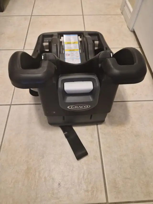Graco Car Seat in Strollers, Carriers & Car Seats in City of Toronto - Image 4