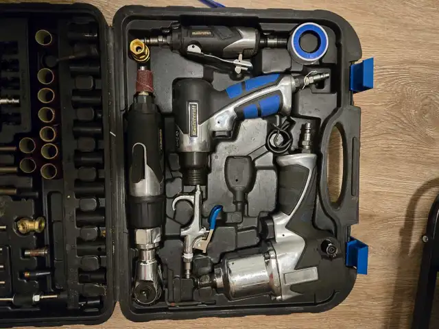 Mastercraft Pneumatic and Mechanical Tool Set531197332302735363