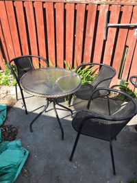 Small outdoor patio set (table and 3x chairs)