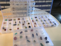 Collection de 24 pierres semi précieuses, roche et minéraux 